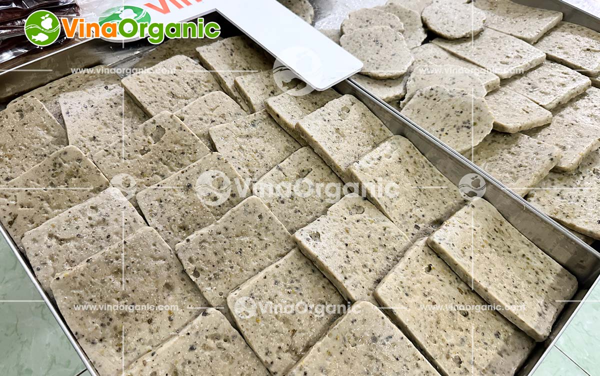 VinaOrganic tự hào là đối tác đồng hành cùng khách hàng tại Hóc Môn trong việc nâng tầm giá trị nông sản. Gần đây, chúng tôi đã hoàn thành việc chuyển giao trọn gói ba công nghệ chế biến lươn độc đáo: Khô lươn sấy cay, Chà bông lươn và Chả lươn.