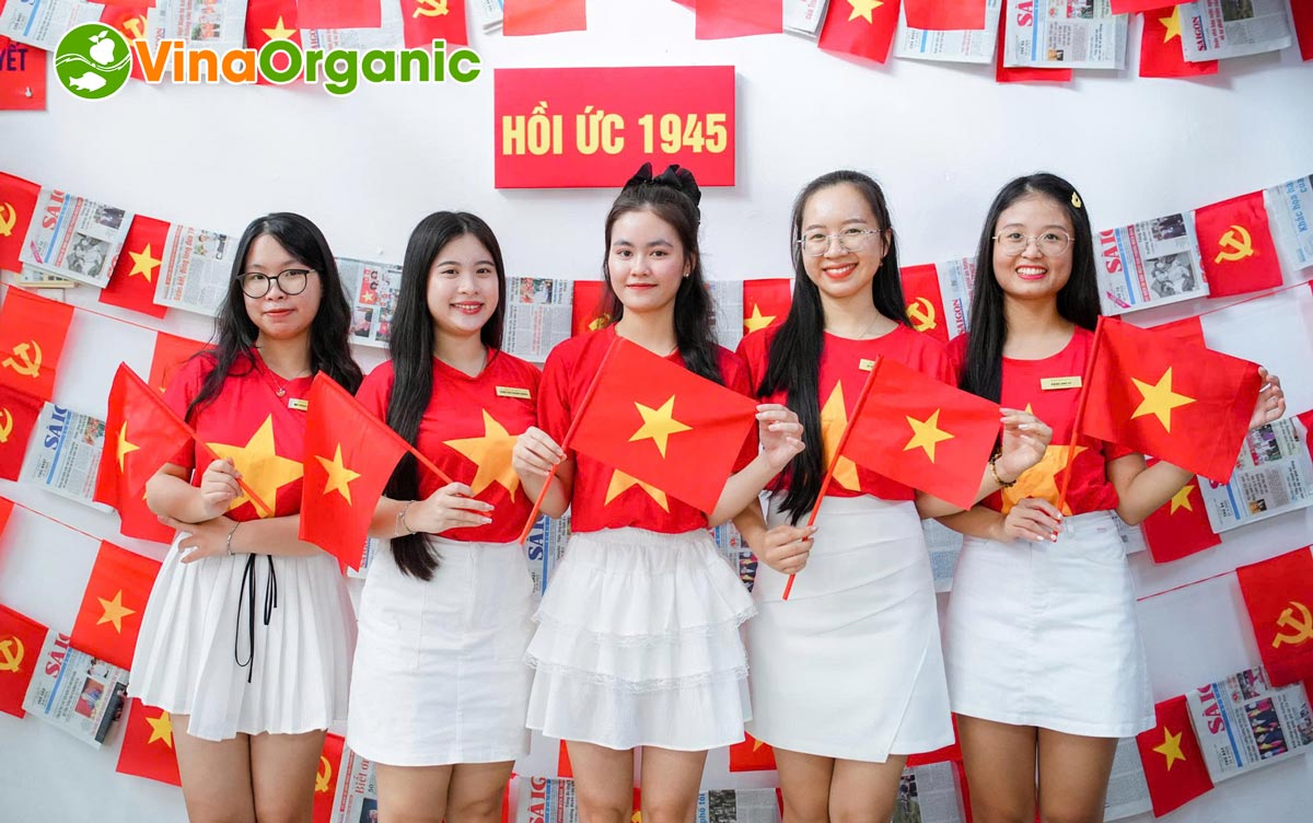 Tập thể cán bộ nhân viên VinaOrganic đã cùng nhau hưởng ứng lễ 2/9 với nhiều hoạt động ý nghĩa vào những ngày thu lịch sử.