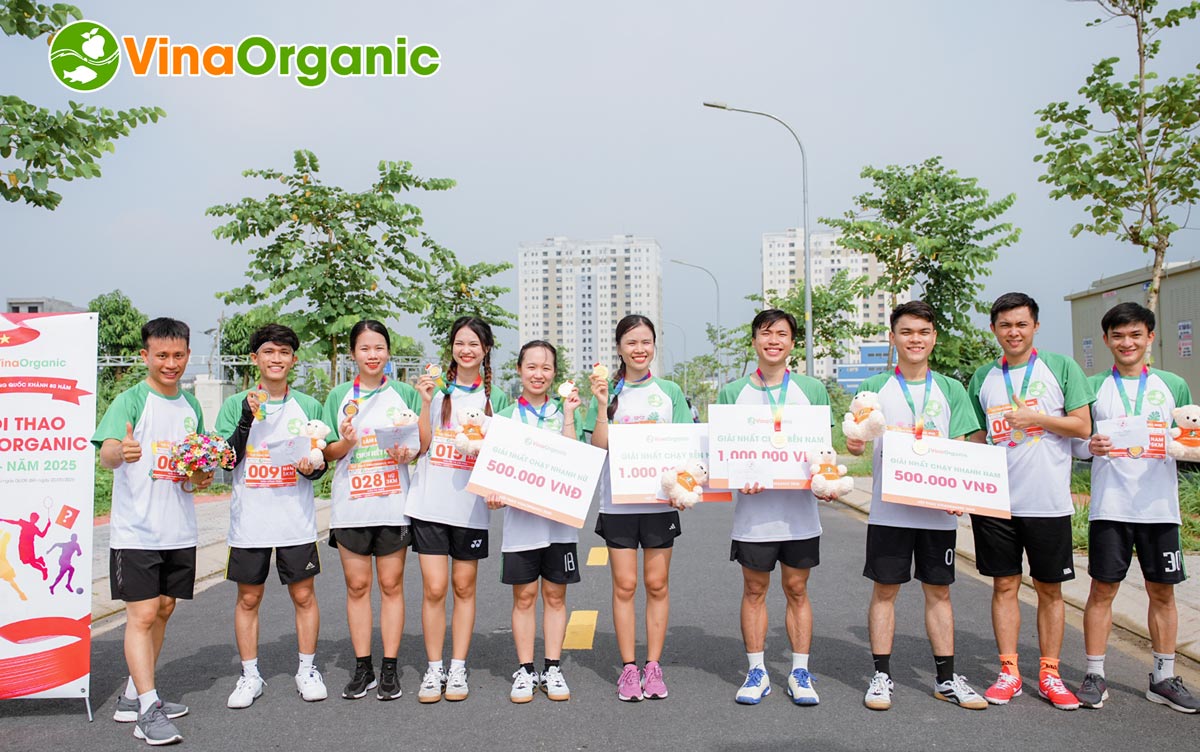 Không khí sáng sớm đã thật sự “nóng hơn bao giờ hết” khi Giải chạy trong khuôn khổ Hội thao VinaOrganic 2025 chính thức khởi tranh