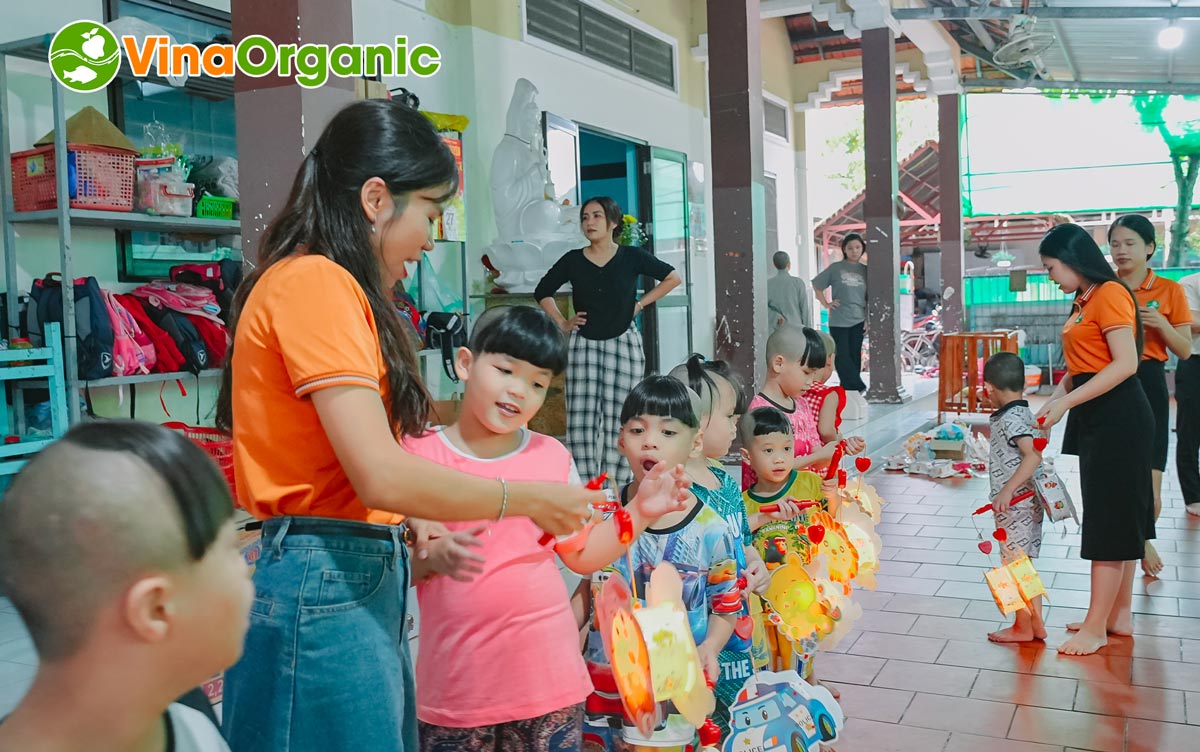 VinaOrganic đã tổ chức chương trình thiện nguyện “Trung thu yêu thương” tại Mái ấm An Lạc, thuộc chùa Pháp Tánh
