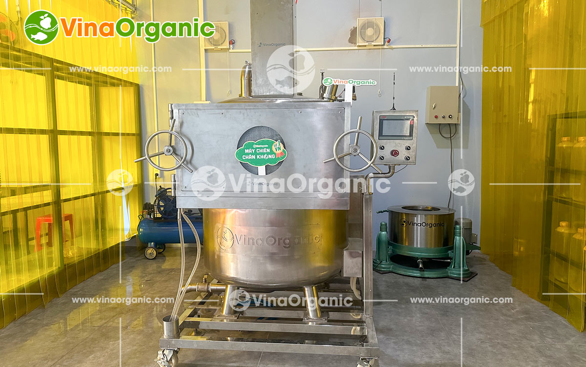 Vừa qua, VinaOrganic đã có mặt tại Đồng Tháp để lắp đặt và hướng dẫn vận hành Dây chuyền máy chiên chân không chuối – mít cho khách hàng