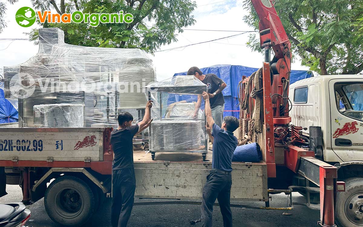 Vừa qua, VinaOrganic đã có mặt tại Đồng Tháp để lắp đặt và hướng dẫn vận hành Dây chuyền máy chiên chân không chuối – mít cho khách hàng