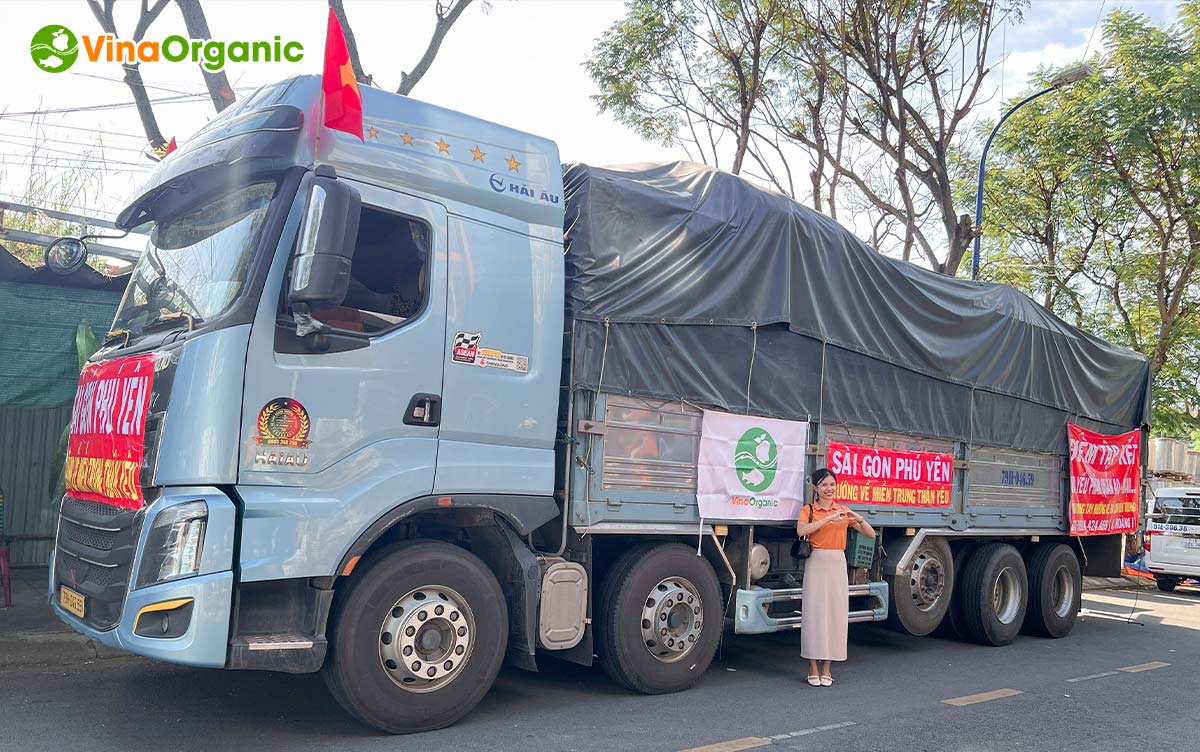 Với tinh thần “lá lành đùm lá rách”, đại gia đình VinaOrganic cùng nhau sẻ chia và lan tỏa yêu thương, hướng về miền Trung thân thương!